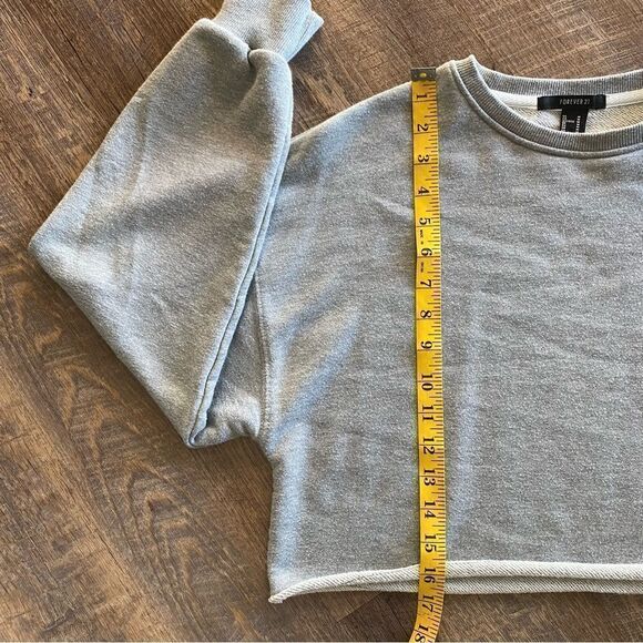 Forever 21 Crop Sweatshirt Slouchy Athleisure Gray Sporty Medium - Picture 7 of 9